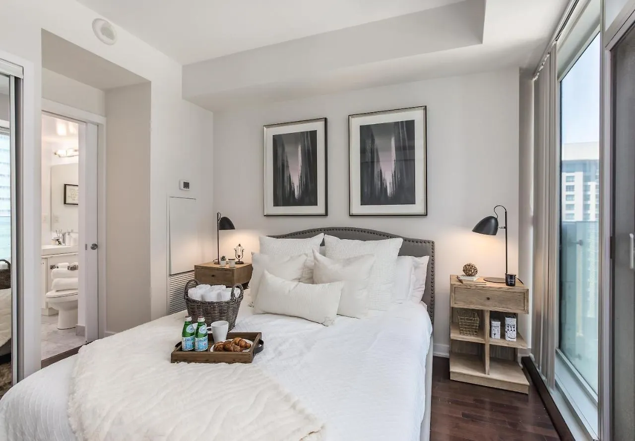 Condo Downtown, Cn Tower, Financial District 0*, Toronto Canada