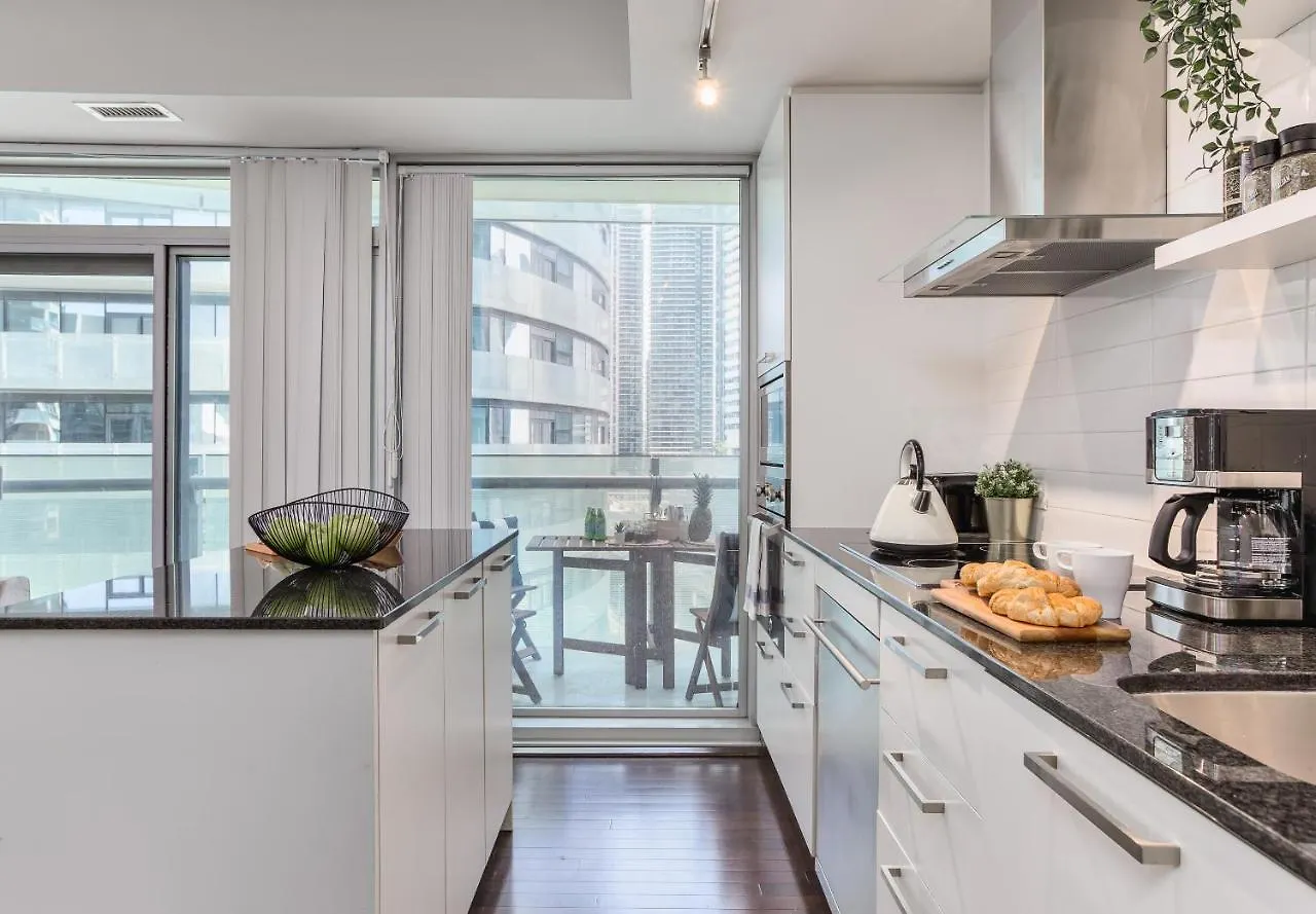 Apartment Condo Downtown, Cn Tower, Financial District Canada